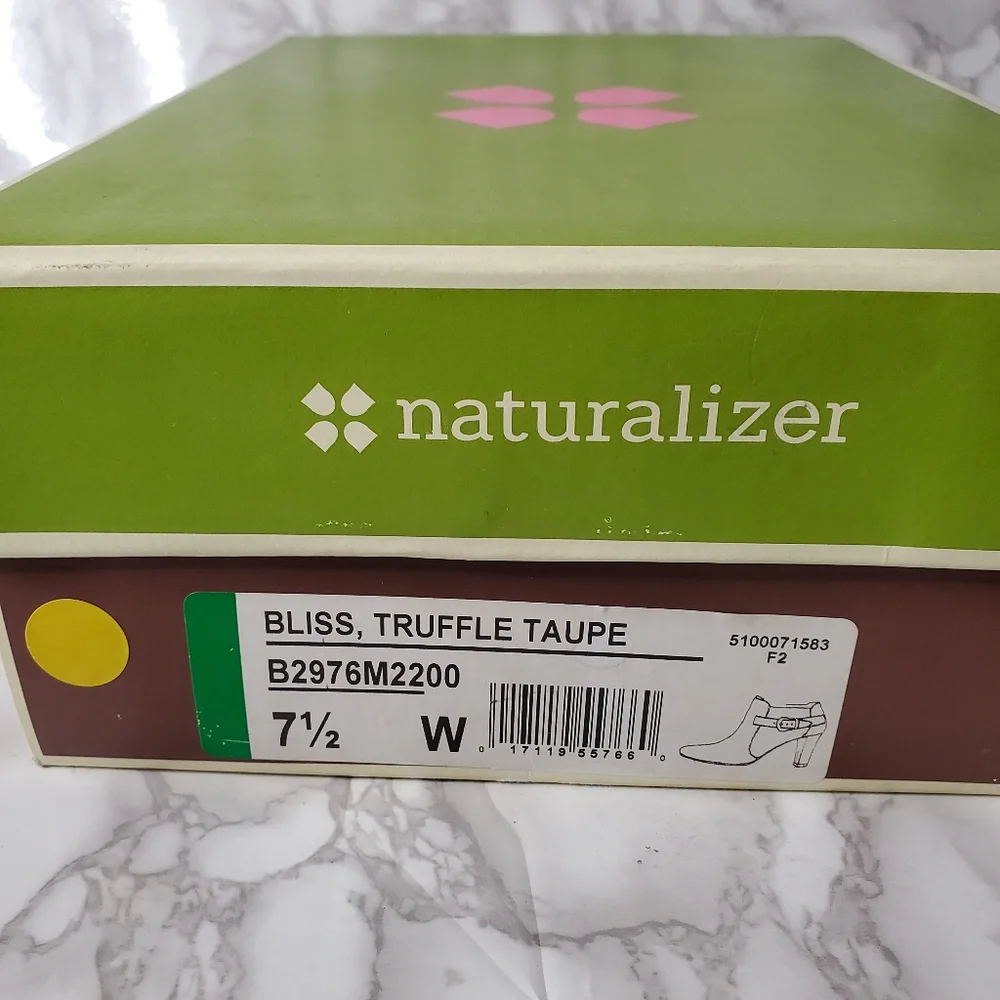 Naturalizer Truffle Taupe Ankle Booties Size 7.5